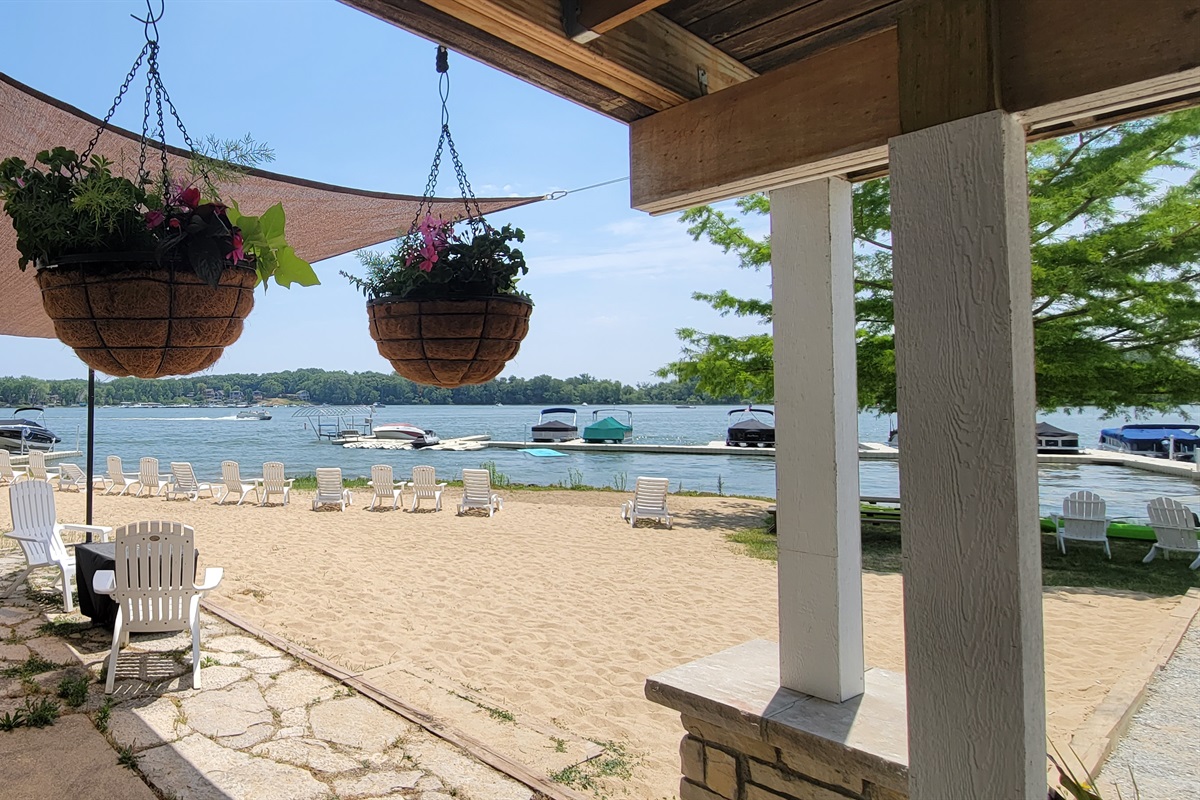 Beachfront Studio lake view